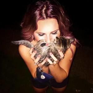 Meet your Posher, Caitrin